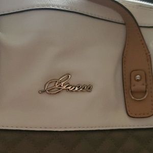Guess small purse like new